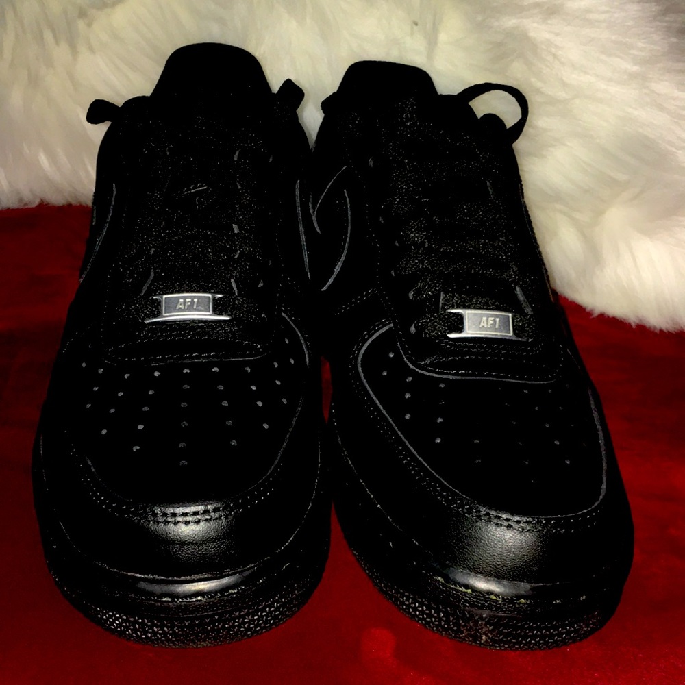 Black Air Force 1’s